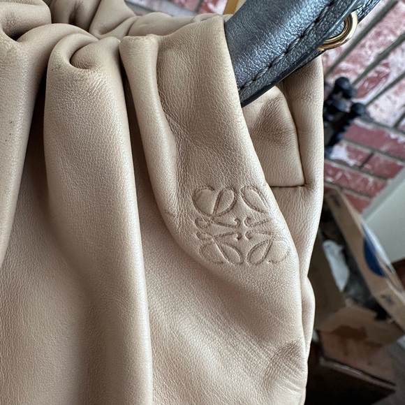 Loewe Rare two toned Limited Edition Bounce Bag Beige Leather Gold HW - Picture 4 of 15